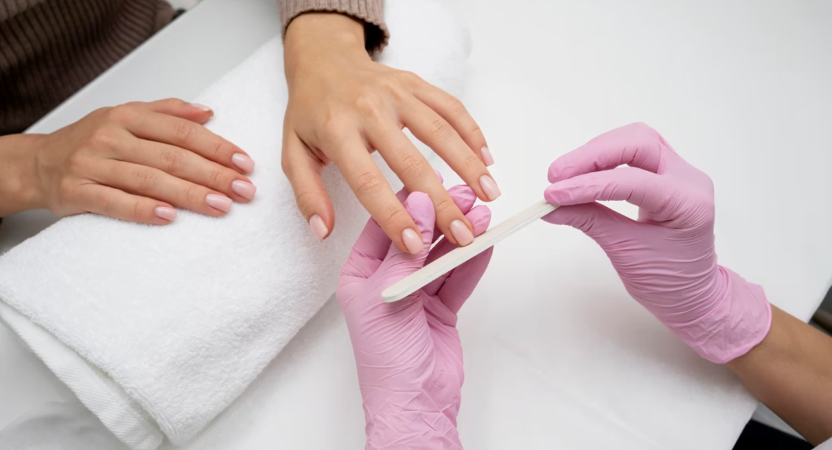 Jak przygotować się przed wizytą u kosmetyczki na Manicure?