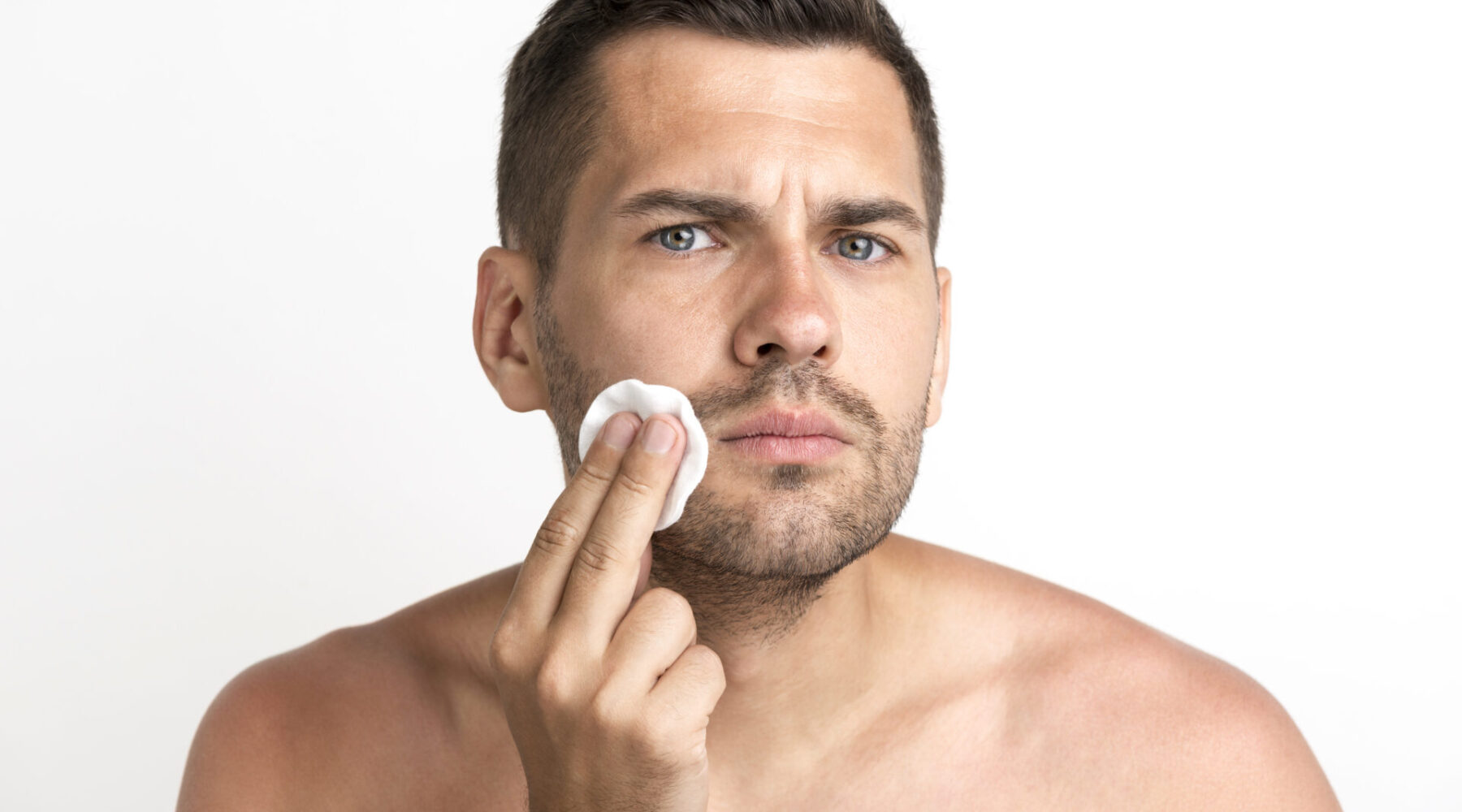 Anti-aging dla mężczyzn: Jak walczyć z oznakami starzenia się skóry?