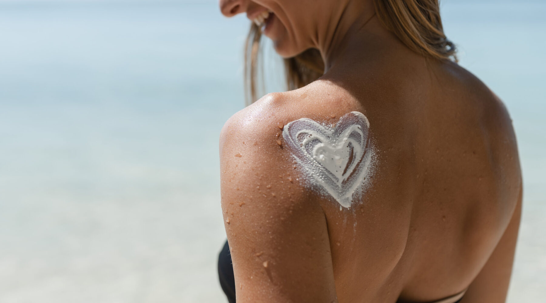 Tego zabiegu nie powinnaś robić latem – dermatolodzy ostrzegają