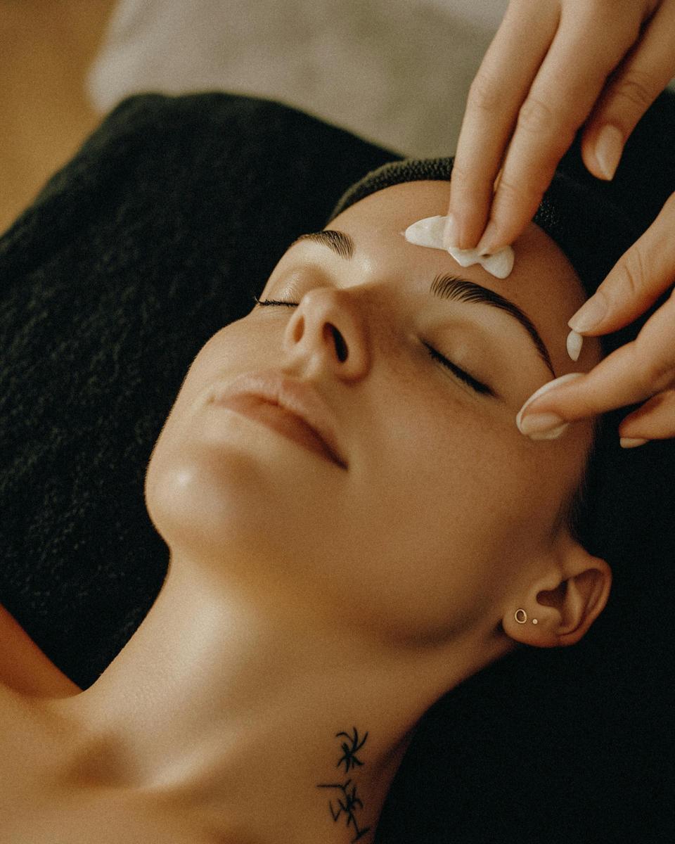 facial treatment-d0f8ddcc0c094f6db43e55048b809057.jpg facial treatment